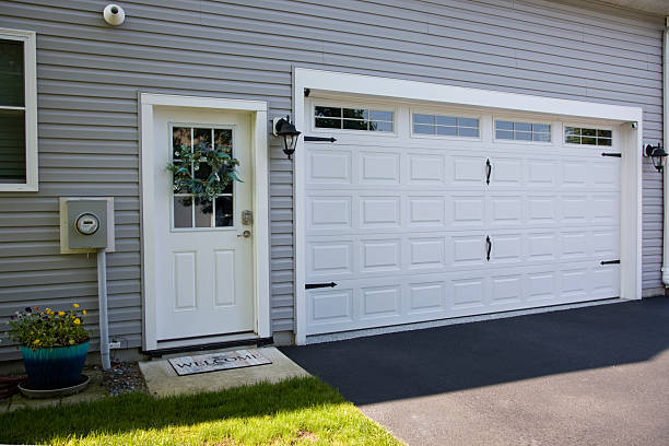 24/7 Emergency Garage Door Panel Replacement experts in Colwyn, PA